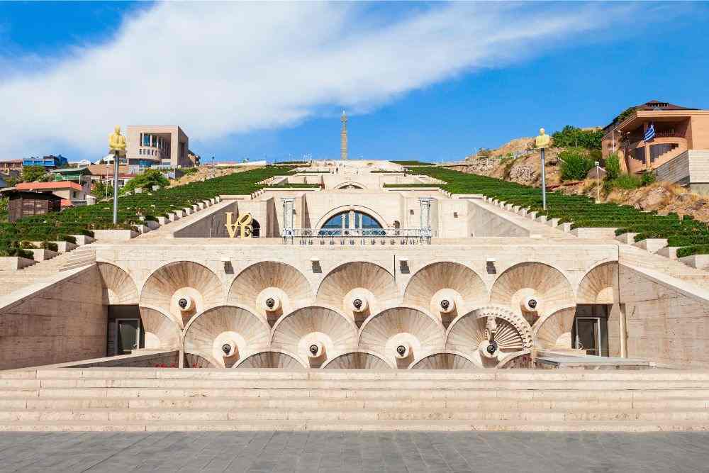 Cascade Complex in Yerevan