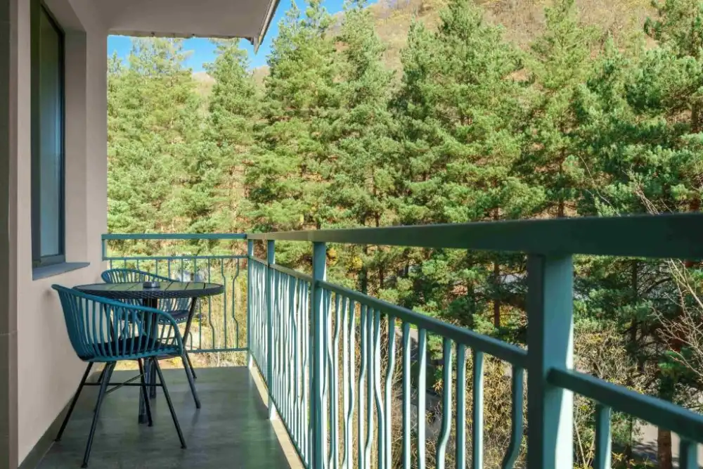 Apricot Hotel Aghveran (1)