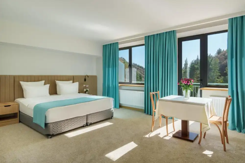 Apricot Hotel Aghveran (2)
