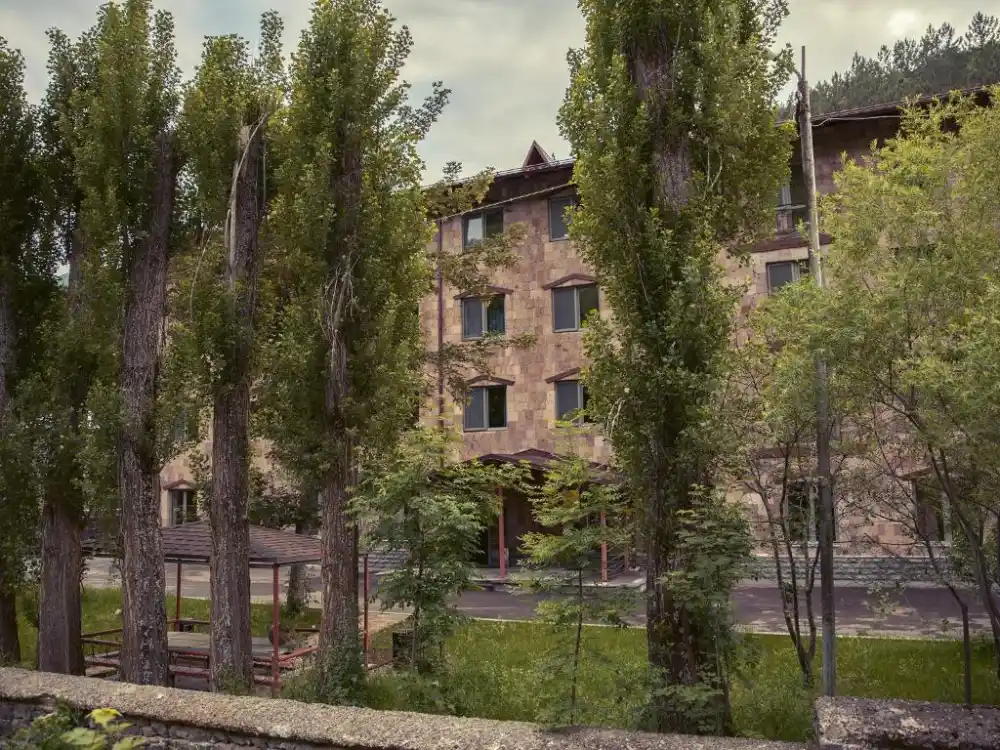 Apricot Hotel Aghveran (6)