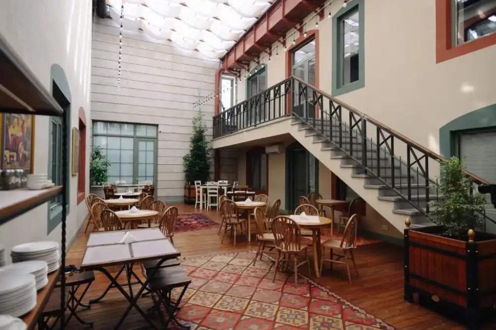 GRAND HOTEL GYUMRI by APRICOT Hotels (2)